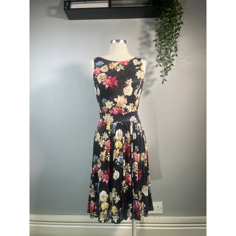 Lady V Dress - Lilies and Roses (10)