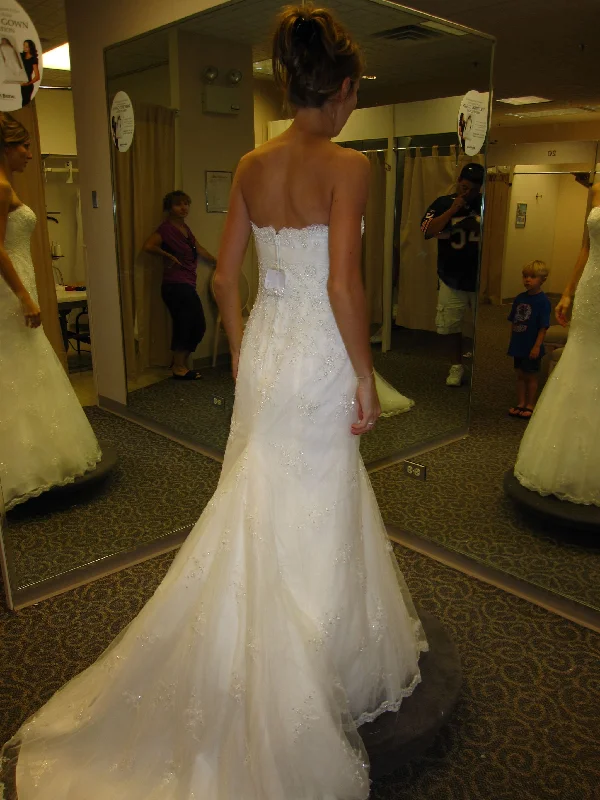 Oleg Cassini Ivory Lace fit and flare tulle